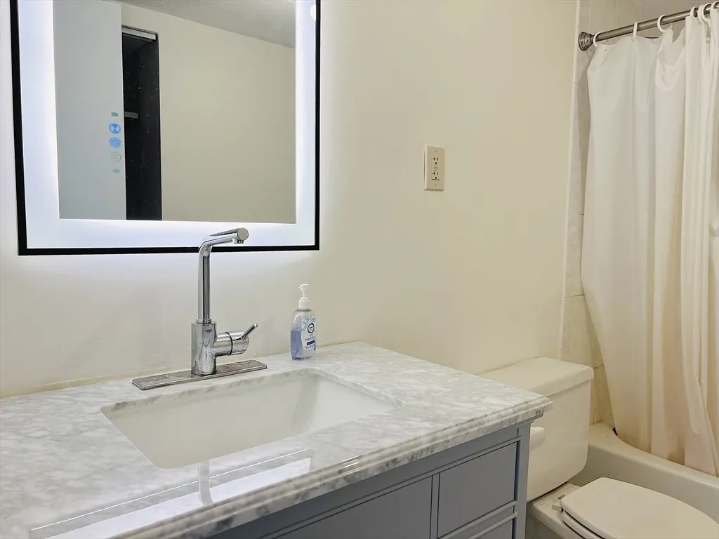 2 bed, 2 bath apartment for rent at 2500 Mystic Valley Pkwa Unit 806, West Medford — photo 4 of 41