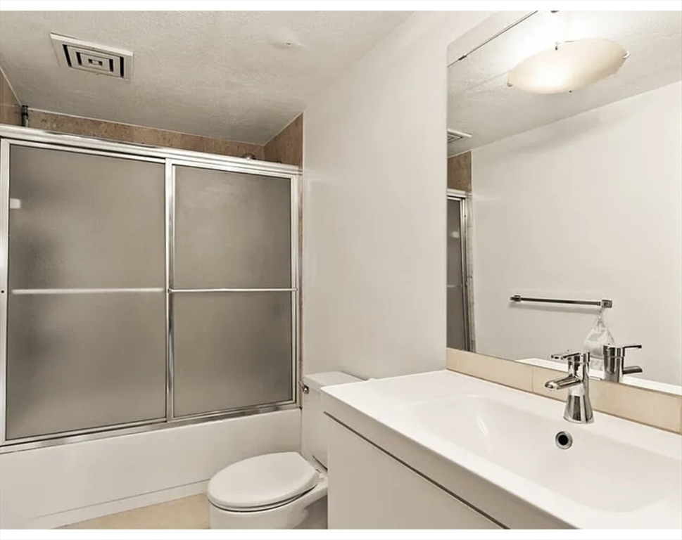 2 bed, 2 bath apartment for rent at 2500 Mystic Valley Pkwy Unit 507, Medford — photo 8 of 29