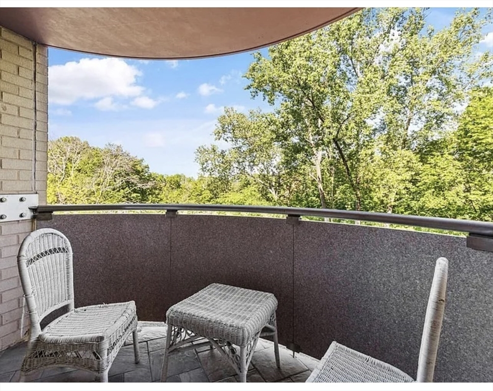 2 bed, 2 bath apartment for rent at 2500 Mystic Valley Pkwy Unit 507, Medford — photo 5 of 29