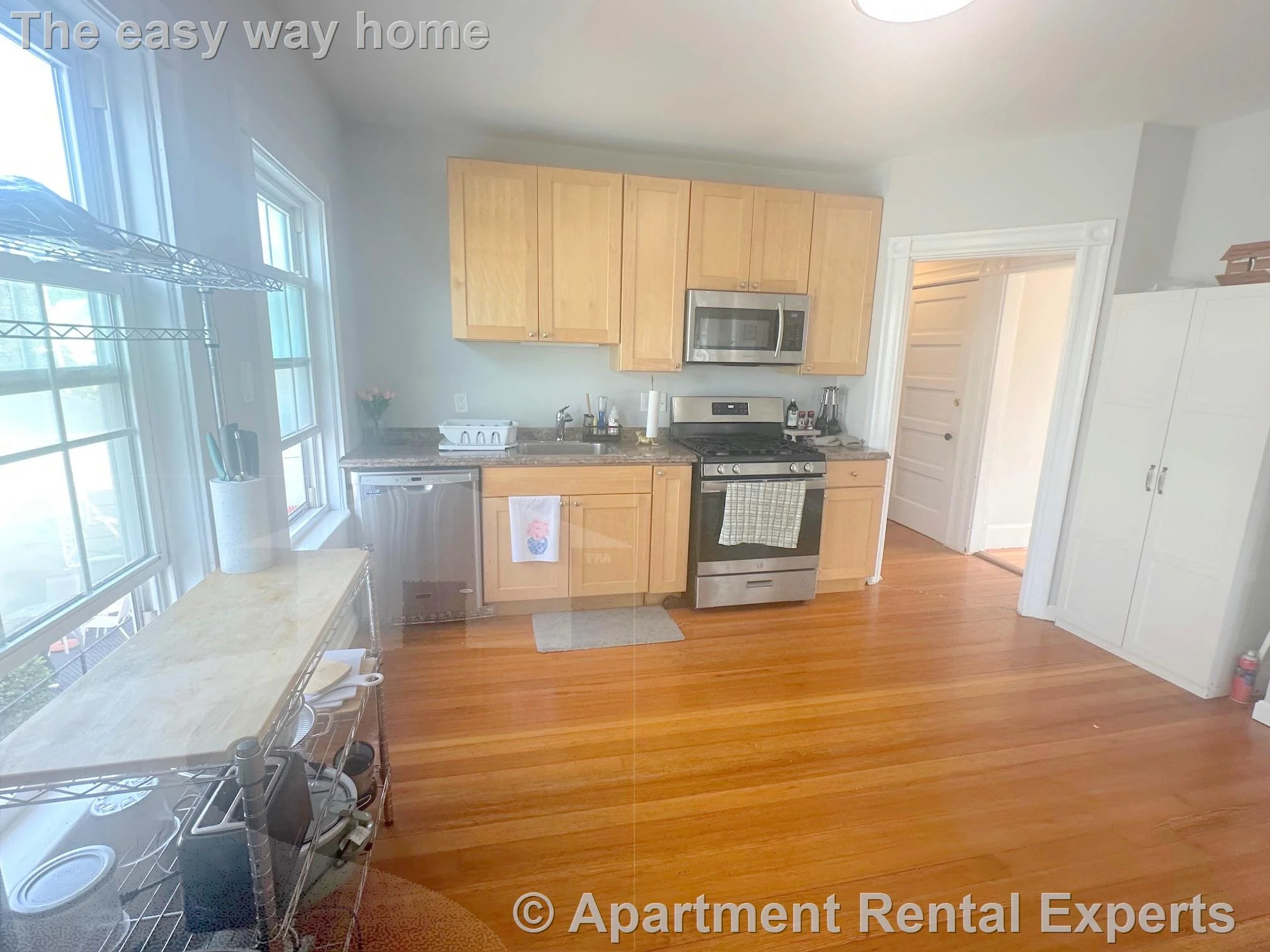 4 bed, 2 bath apartment for rent at 251-253 Arlington St Unit 2, Tufts — photo 3 of 22