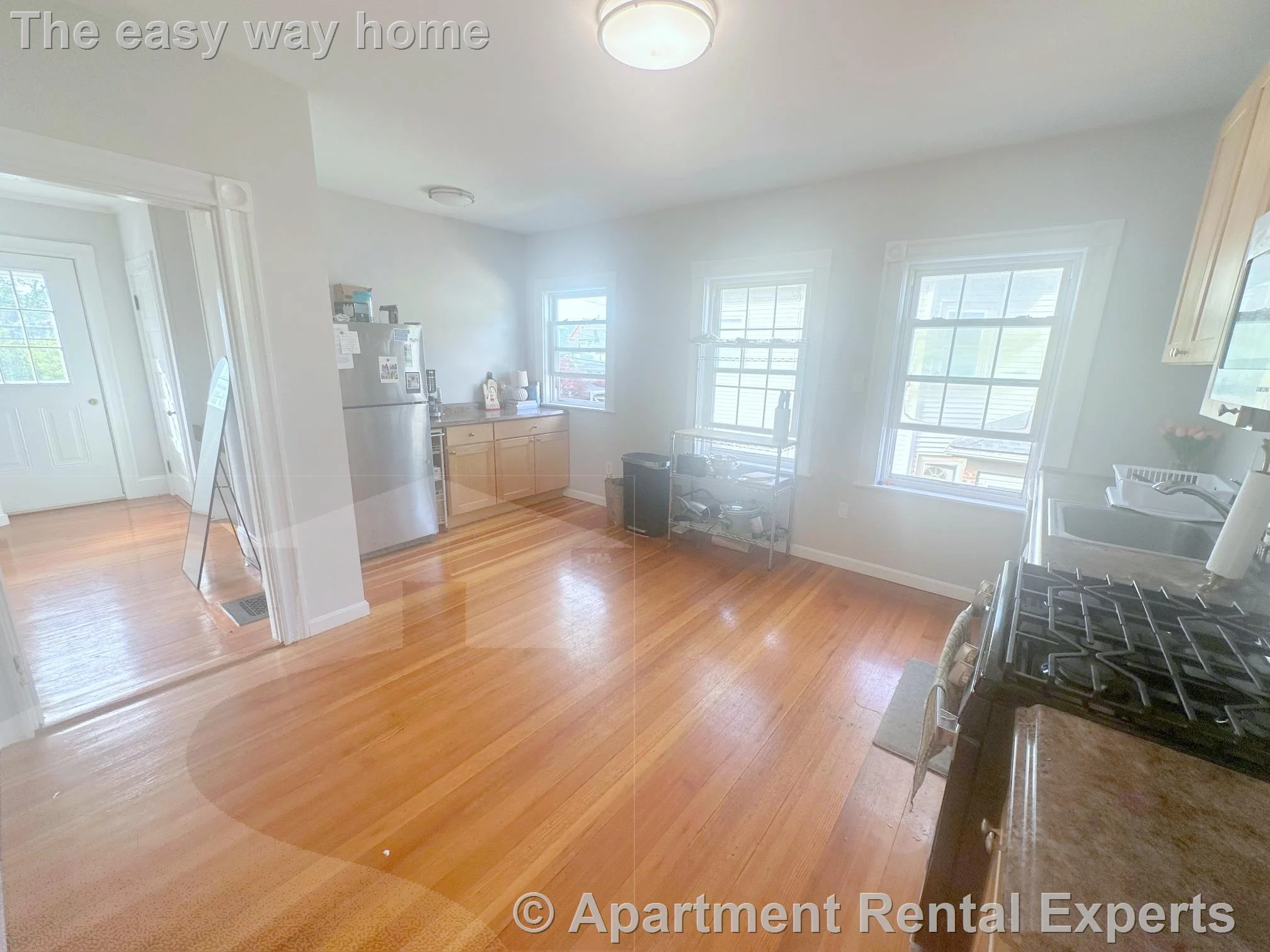 4 bed, 2 bath apartment for rent at 251-253 Arlington St Unit 2, Tufts — photo 2 of 22