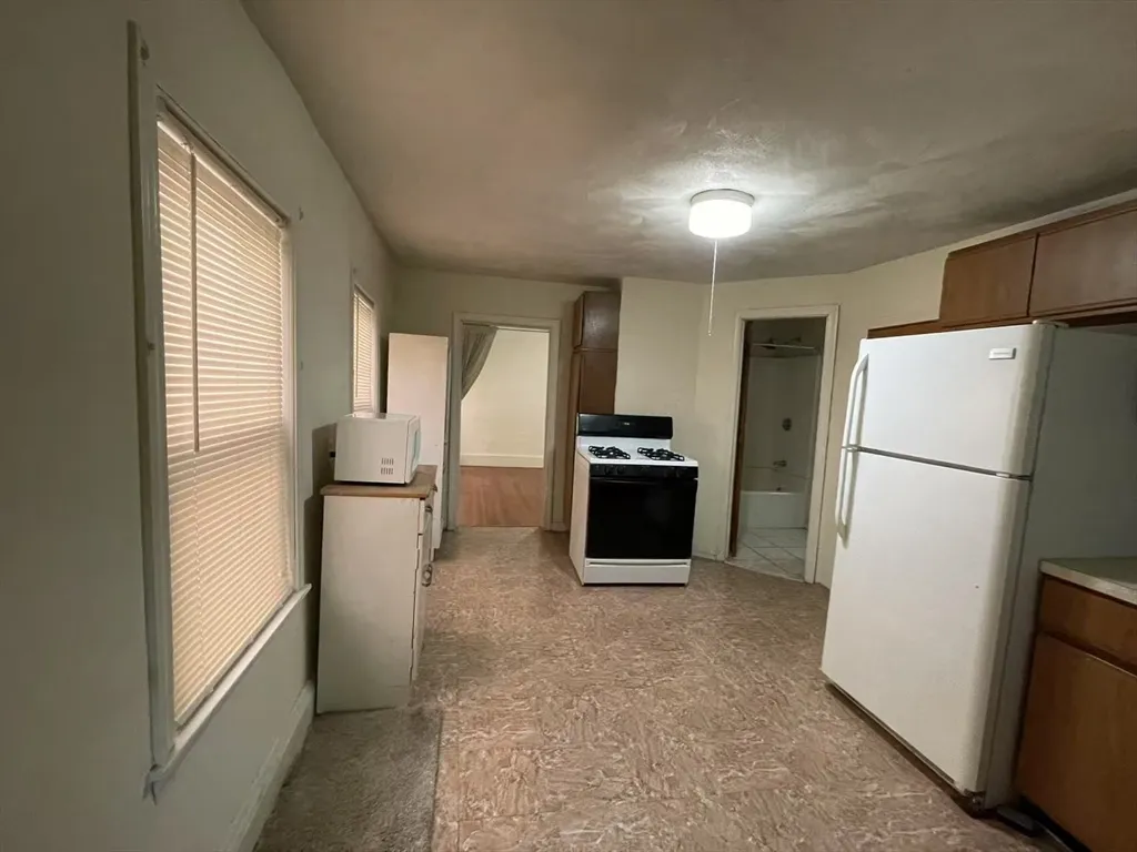 1 bed, 1 bath apartment for rent at 251 Broadway Unit 1, The Port — photo 9 of 11
