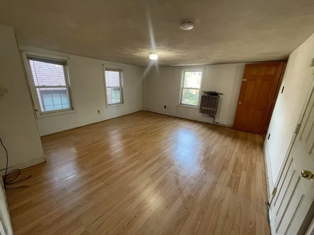 1 bed, 1 bath apartment for rent at 251 Broadway Unit 3, The Port — photo 3 of 8