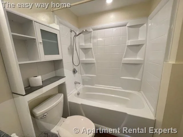 3 bed, 1 bath apartment for rent at 251 Central Ave, Medford Square — photo 6 of 17