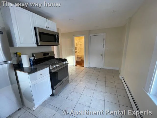 3 bed, 1 bath apartment for rent at 251 Central Ave, Medford Square — photo 4 of 17
