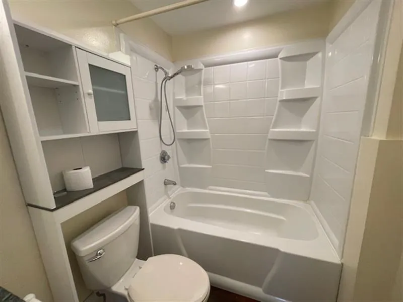 3 bed, 1 bath apartment for rent at 251 Central Ave Unit 2, Medford — photo 6 of 17