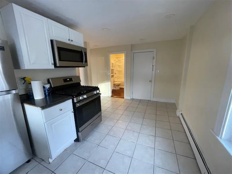 3 bed, 1 bath apartment for rent at 251 Central Ave Unit 2, Medford — photo 2 of 17