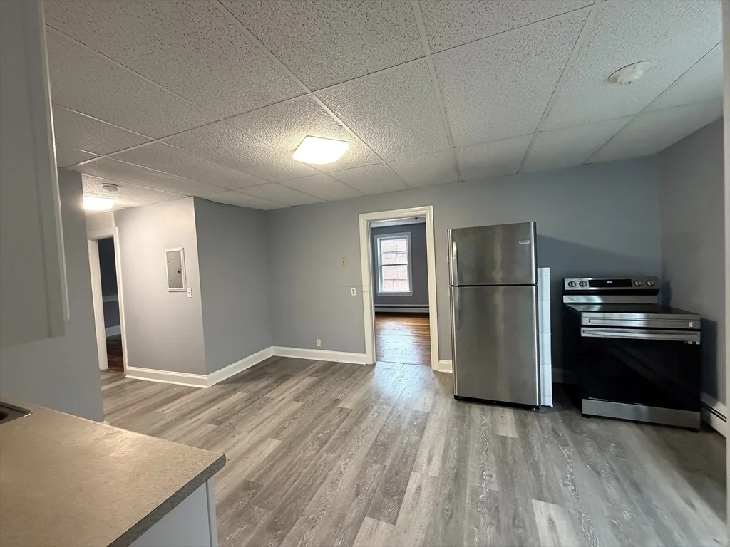 2 bed, 1 bath apartment for rent at 251 Copeland Unit b, Quincy — photo 3 of 9