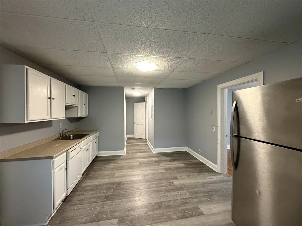 2 bed, 1 bath apartment for rent at 251 Copeland Unit b, Quincy — photo 4 of 9
