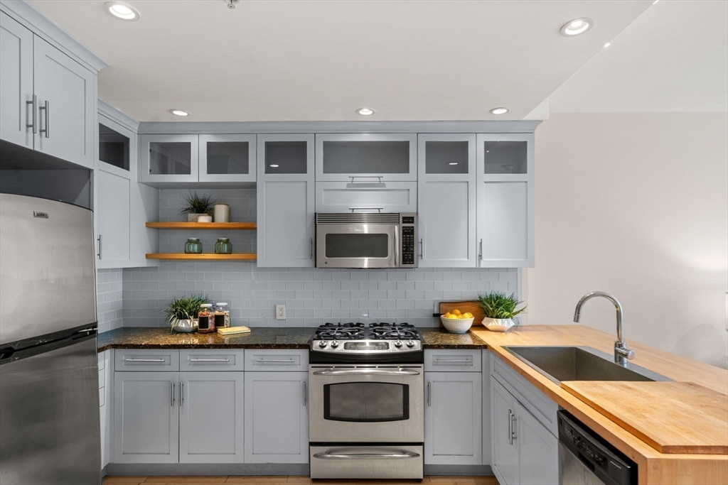 2 bed, 1 bath apartment for rent at 251 Heath St Unit 220, Jamaica Plain — photo 6 of 21