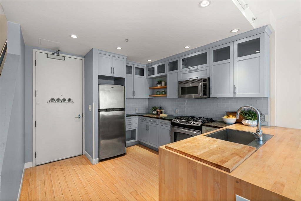 2 bed, 1 bath apartment for rent at 251 Heath St Unit 220, Jamaica Plain — photo 5 of 21