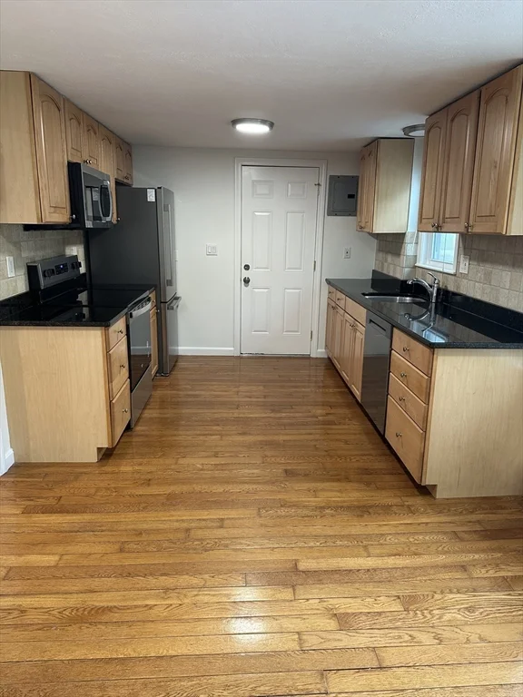 2 bed, 1 bath apartment for rent at 251 Neponset St Unit 3, Canton — photo 5 of 16