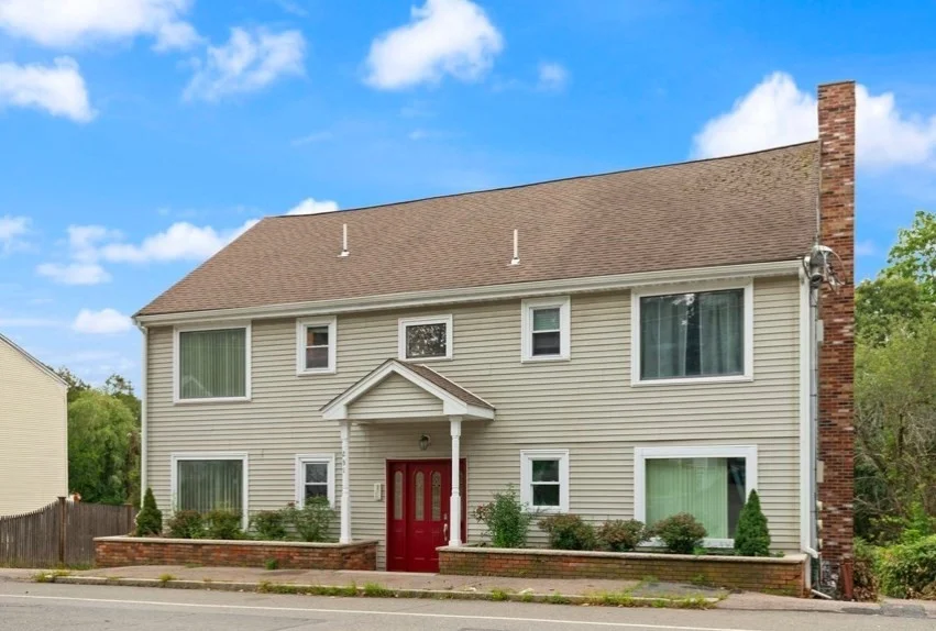 2 bed, 1 bath apartment for rent at 251 Neponset St Unit 3, Canton