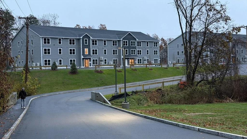 1 bed, 1 bath apartment for rent at 251 Sladen St Unit 105, Dracut — photo 17 of 22