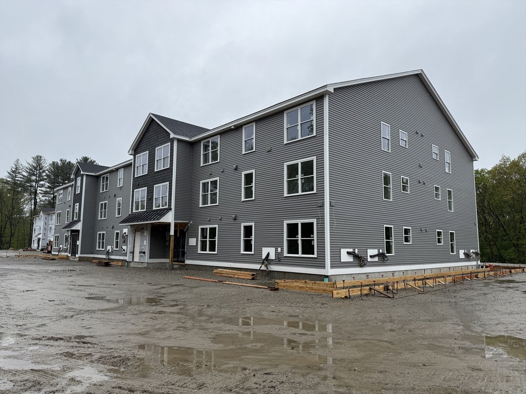2 bed, 1 bath apartment for rent at 251 Sladen St Unit 107, Dracut — photo 1 of 37
