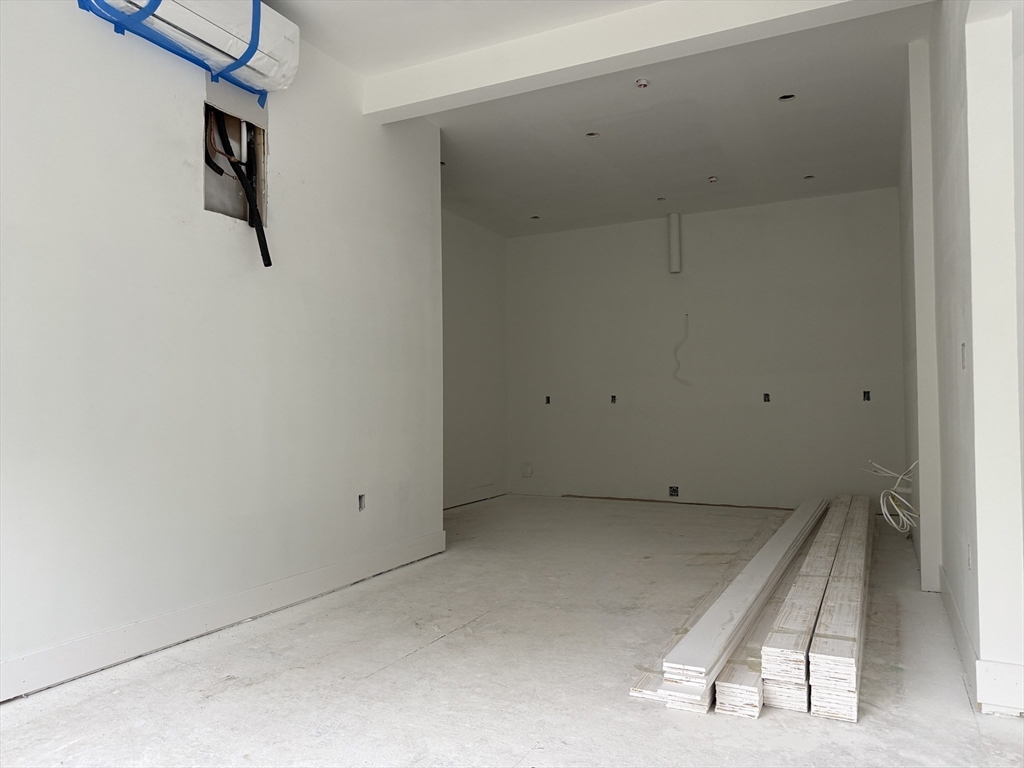 2 bed, 1 bath apartment for rent at 251 Sladen St Unit 107, Dracut — photo 4 of 37