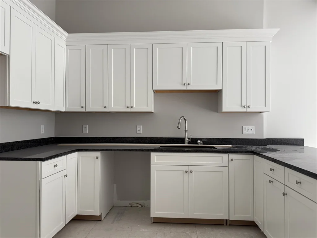 2 bed, 1 bath apartment for rent at 251 Sladen St Unit 204, Dracut — photo 11 of 42