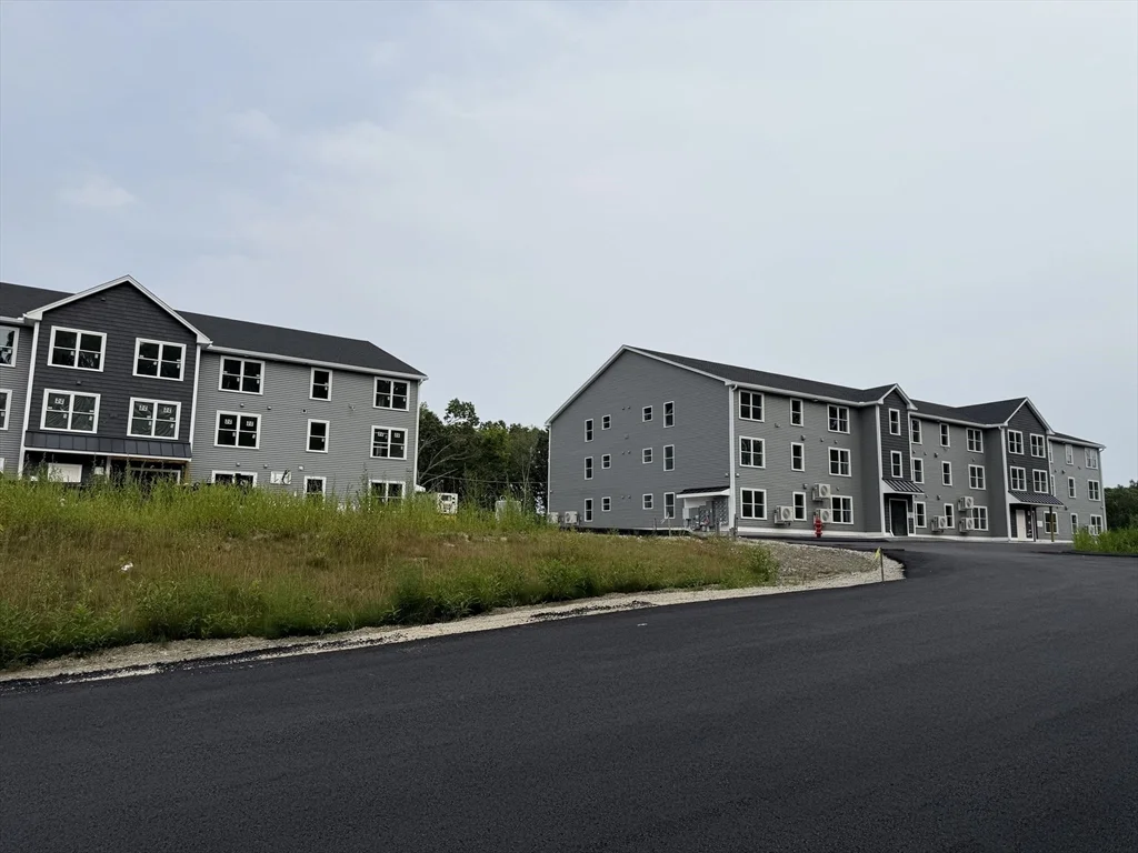 2 bed, 1 bath apartment for rent at 251 Sladen St Unit 204, Dracut — photo 22 of 42