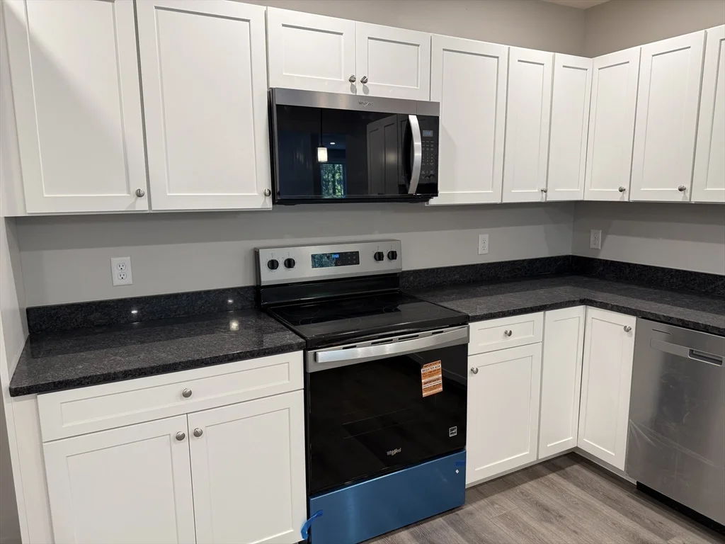 2 bed, 1 bath apartment for rent at 251 Sladen St Unit 304, Dracut — photo 7 of 39