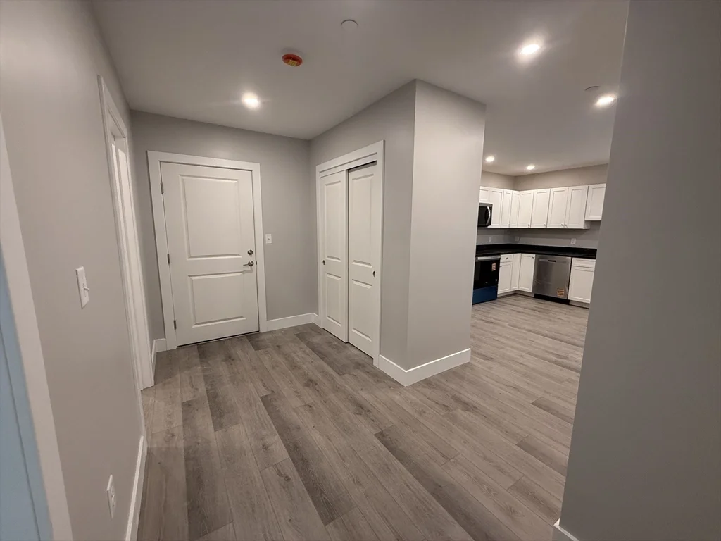2 bed, 1 bath apartment for rent at 251 Sladen St Unit 304, Dracut — photo 5 of 39