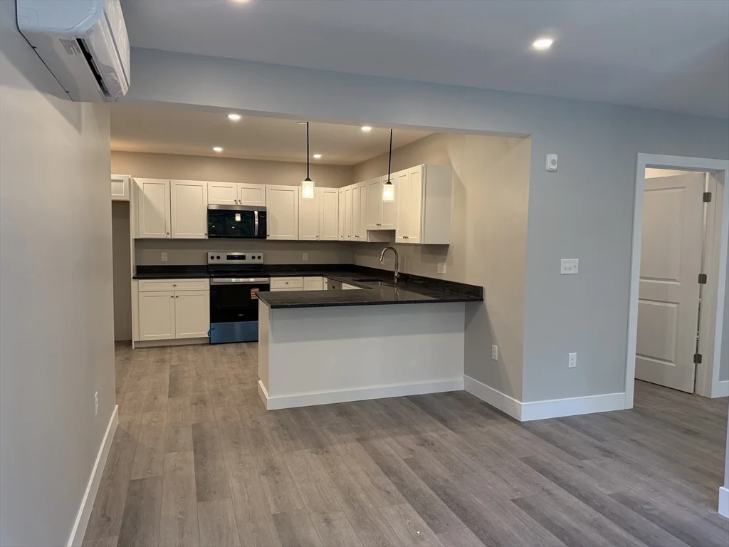 2 bed, 1 bath apartment for rent at 251 Sladen St Unit 304, Dracut — photo 10 of 39