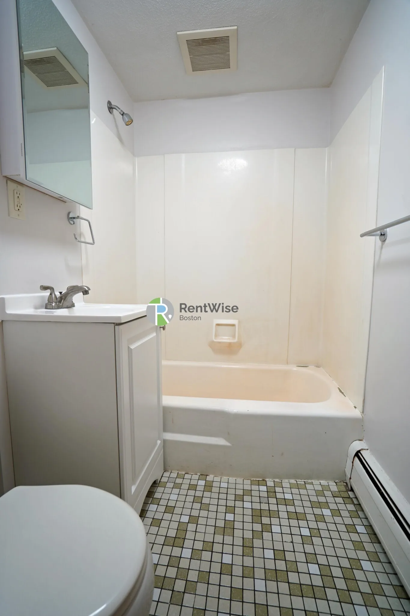 Studio bed, 1 bath apartment for rent at 252 Ash St Unit 2, South Side — photo 7 of 18