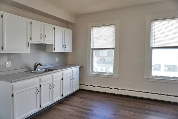 Studio bed, 1 bath apartment for rent at 252 Ash St Unit 2, South Side — photo 13 of 18