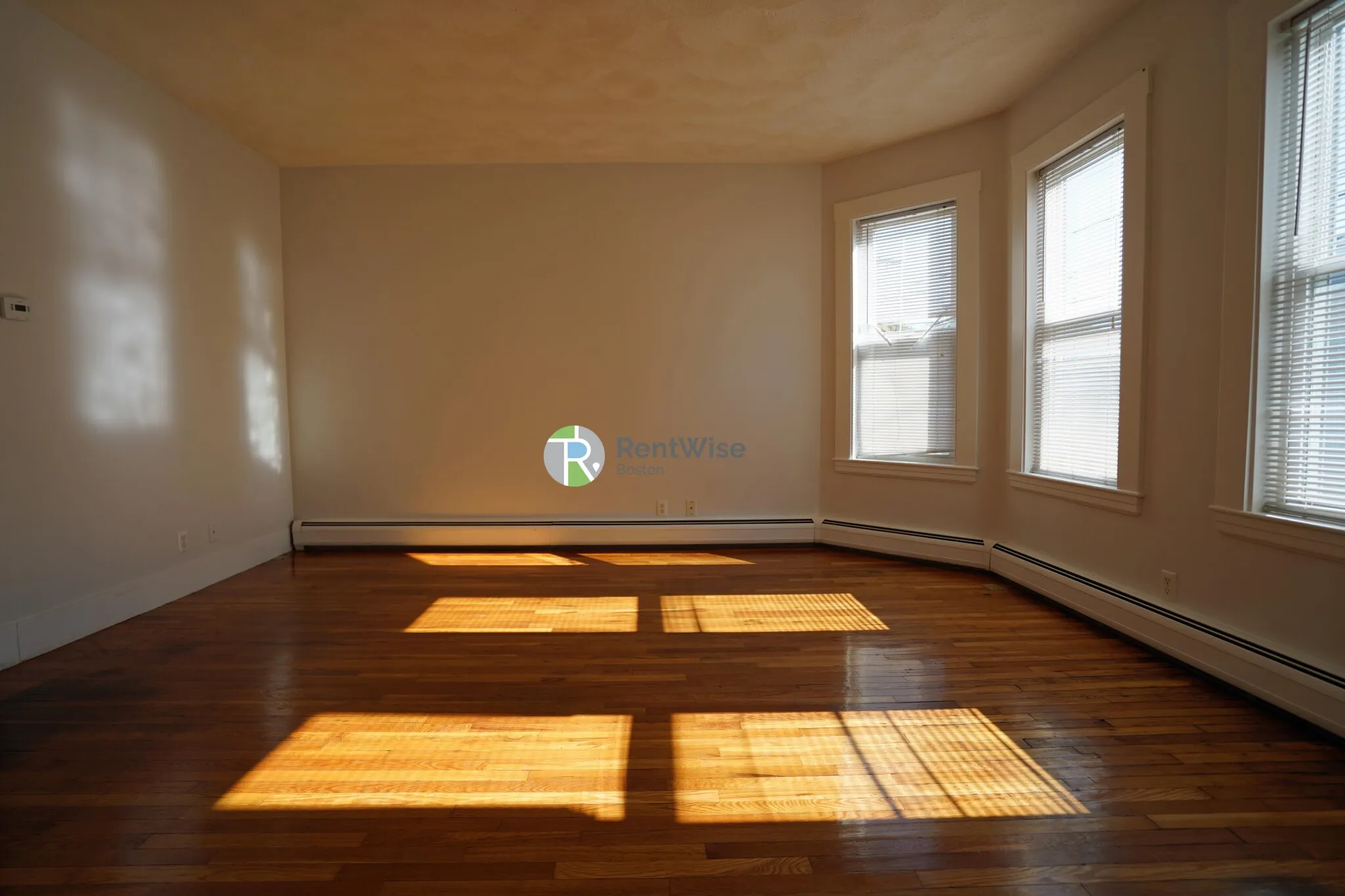 Studio bed, 1 bath apartment for rent at 252 Ash St Unit 2, South Side
