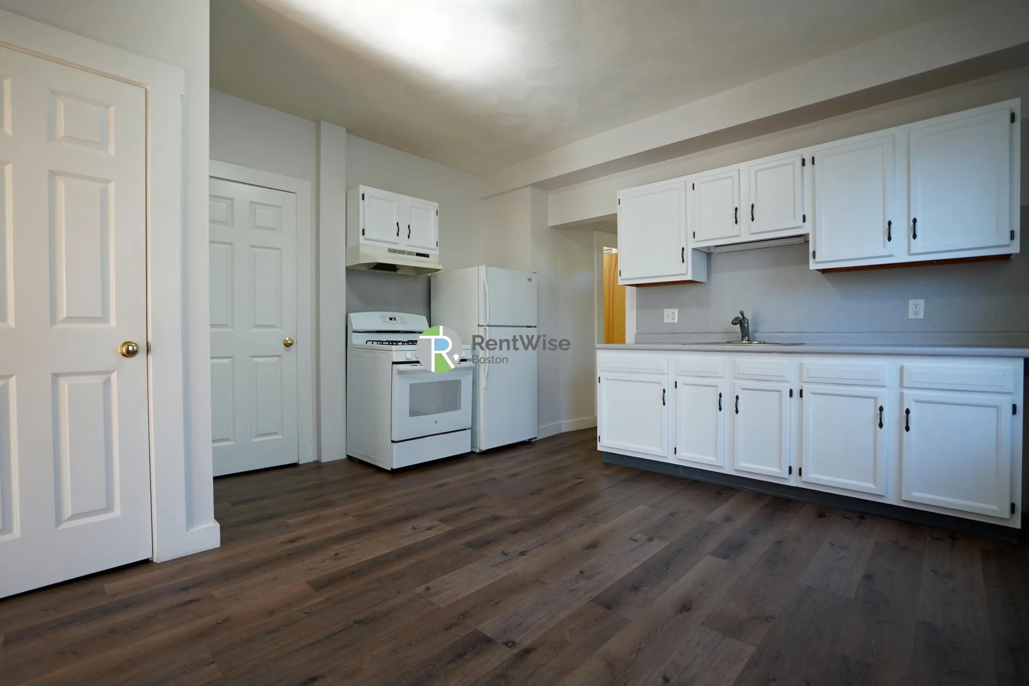 Studio bed, 1 bath apartment for rent at 252 Ash St Unit 2, South Side — photo 5 of 18