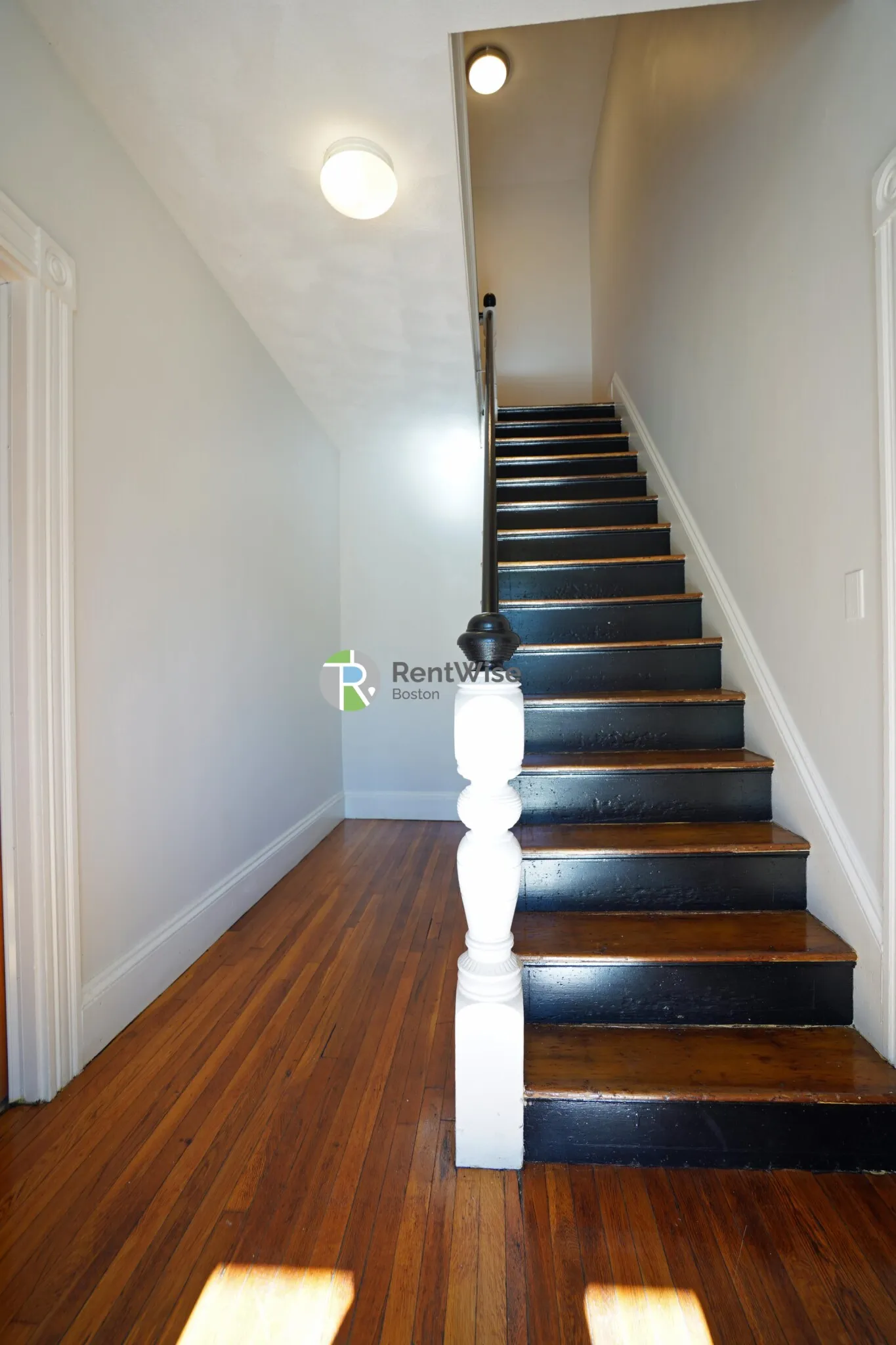 Studio bed, 1 bath apartment for rent at 252 Ash St Unit 2, South Side — photo 9 of 18