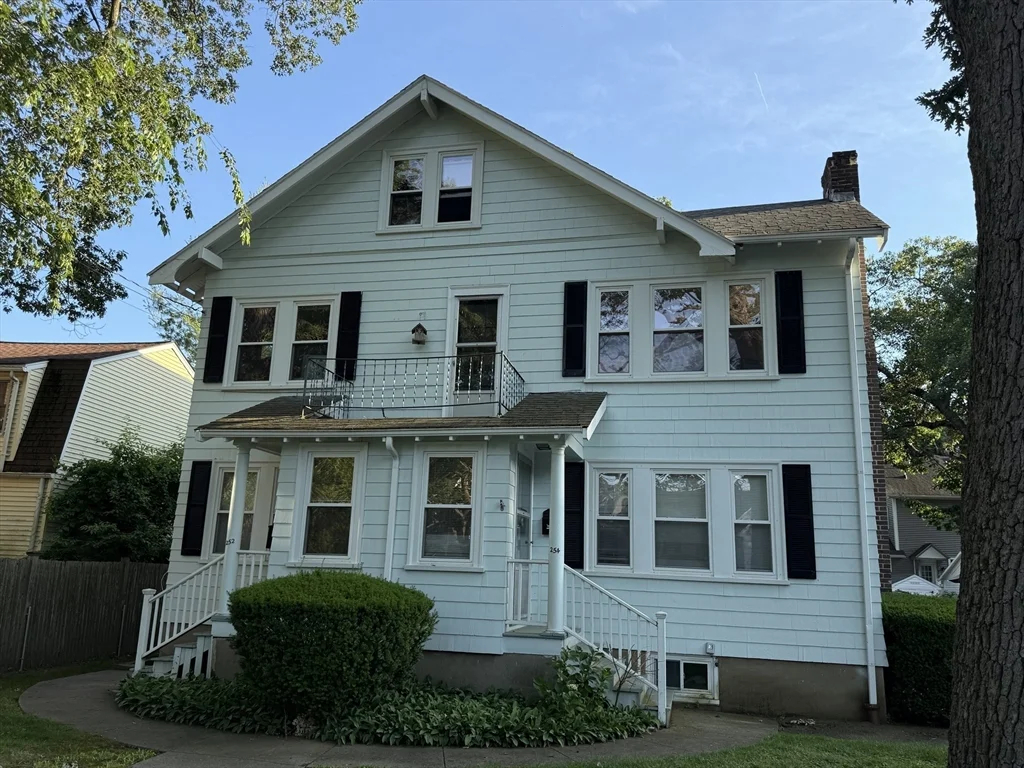 3 bed, 1 bath apartment for rent at 252 Auburndale Ave Unit 252, Auburndale — photo 1 of 13