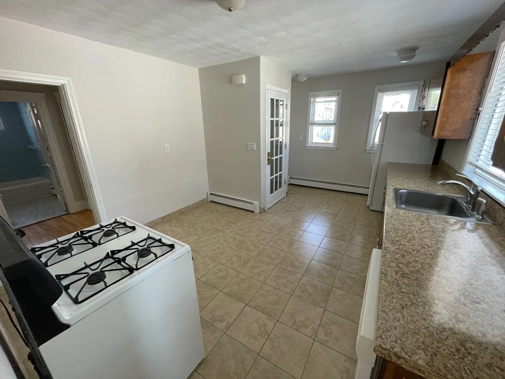 2 bed, 1 bath apartment for rent at 252 Brown St Unit 252, Waltham — photo 13 of 19