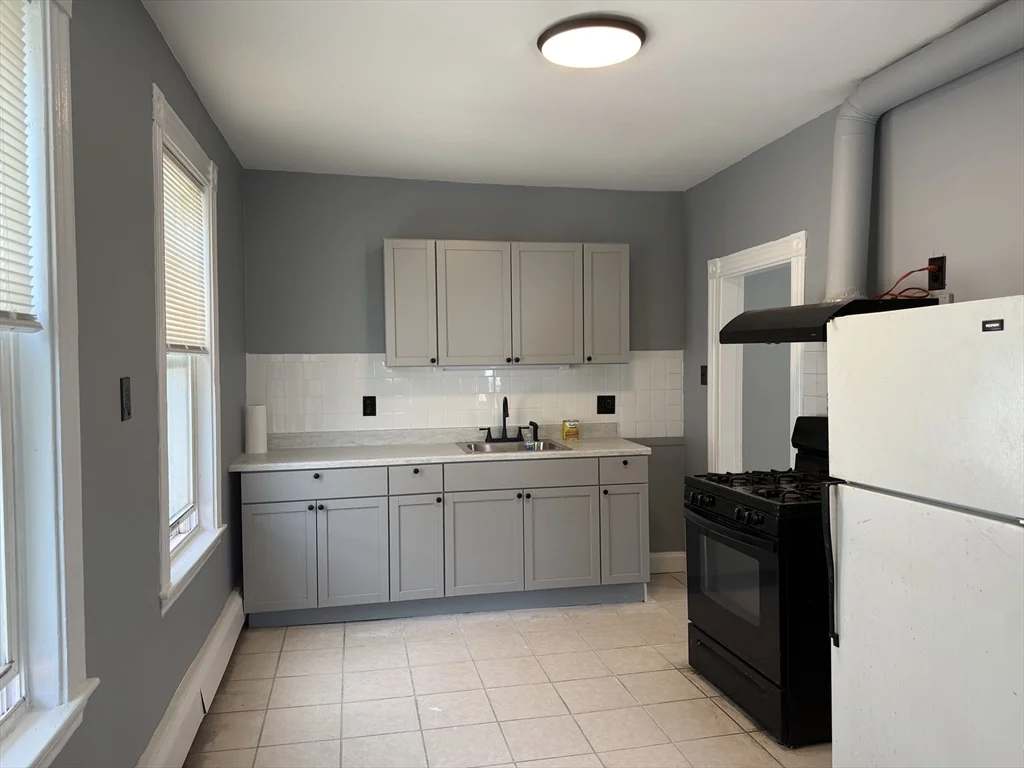 4 bed, 1 bath apartment for rent at 252 E Cottage Unit 3, Dorchester — photo 24 of 29
