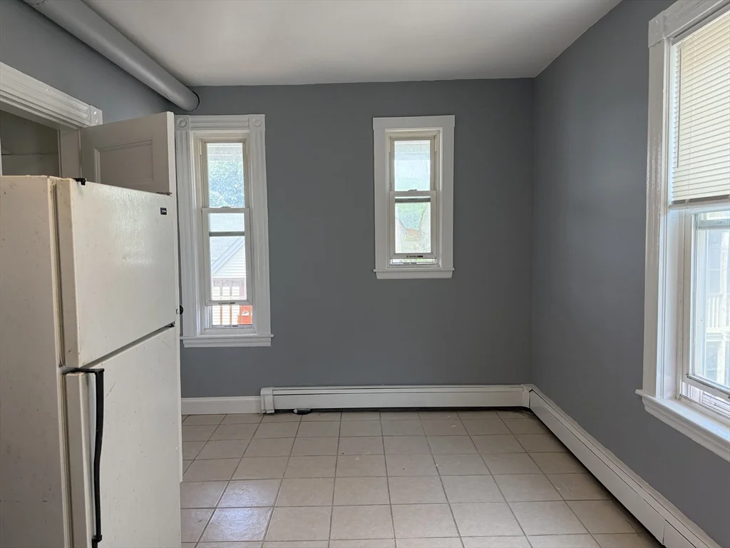 4 bed, 1 bath apartment for rent at 252 E Cottage Unit 3, Dorchester — photo 23 of 29