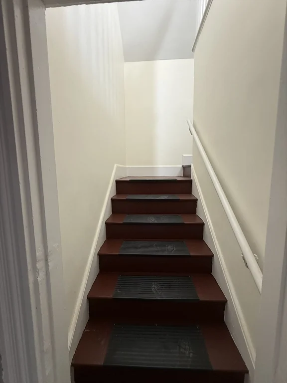 4 bed, 1 bath apartment for rent at 252 E Cottage Unit 3, Dorchester — photo 28 of 29