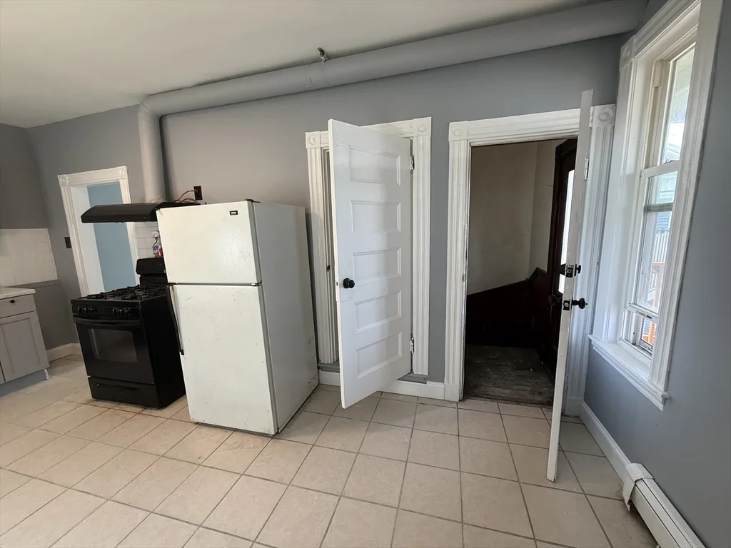4 bed, 1 bath apartment for rent at 252 E Cottage Unit 3, Dorchester — photo 21 of 29