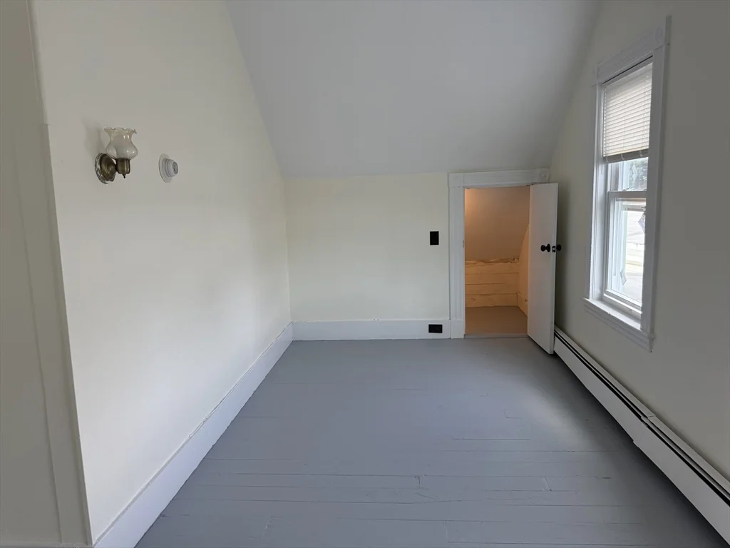 4 bed, 1 bath apartment for rent at 252 E Cottage Unit 3, Dorchester — photo 9 of 29