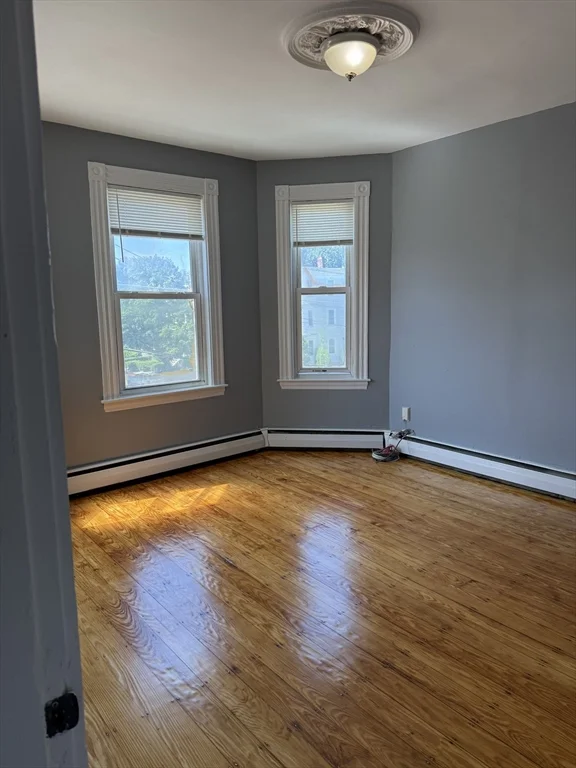 4 bed, 1 bath apartment for rent at 252 East Cottage St Unit 3, Dorchester — photo 4 of 29