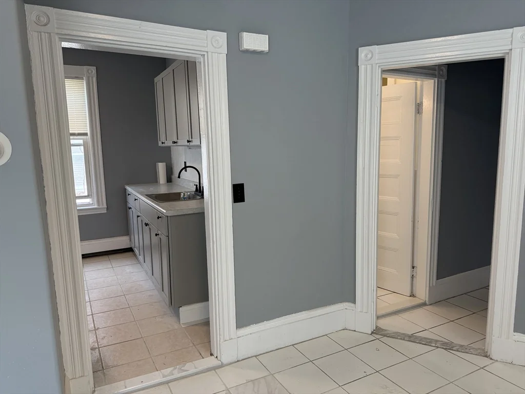 4 bed, 1 bath apartment for rent at 252 East Cottage St Unit 3, Dorchester — photo 17 of 29