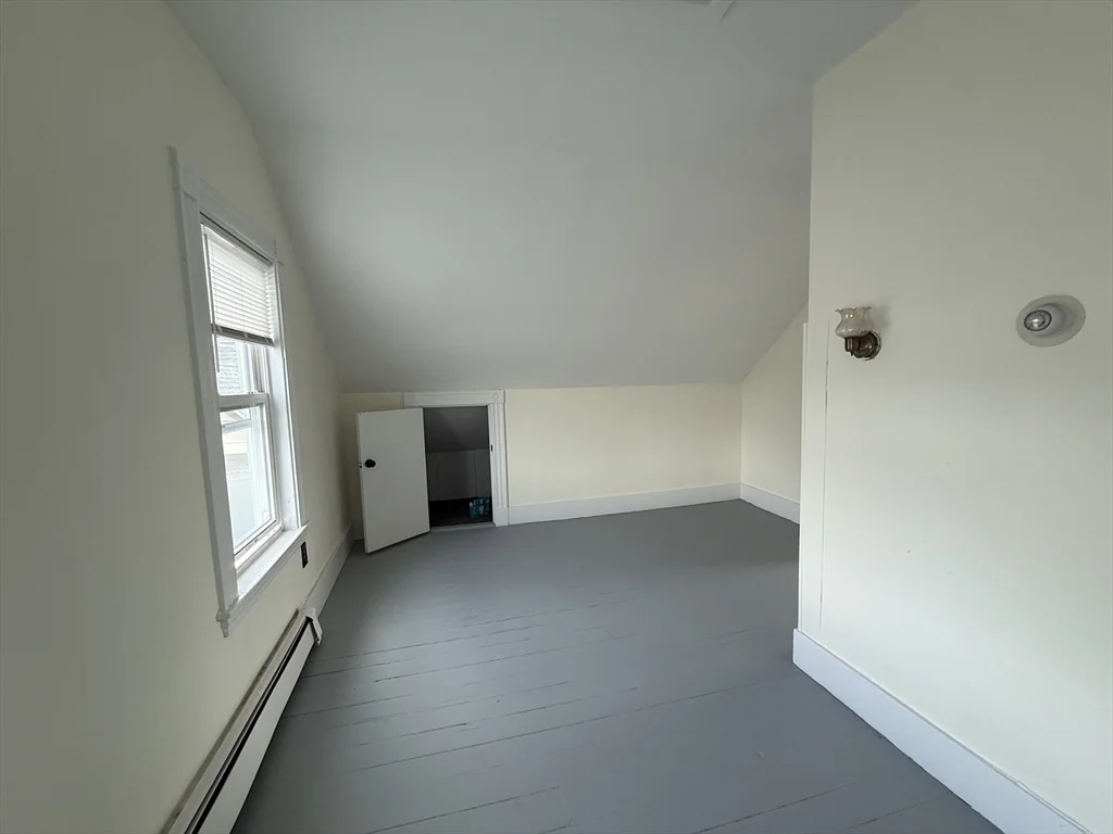 4 bed, 1 bath apartment for rent at 252 East Cottage St Unit 3, Dorchester — photo 7 of 29