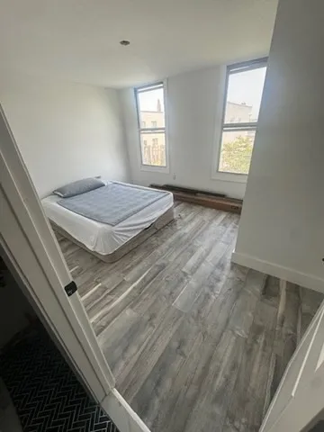 2 bed, 1 bath apartment for rent at 252 East Eagle St Unit 2, Eagle Hill — photo 3 of 11
