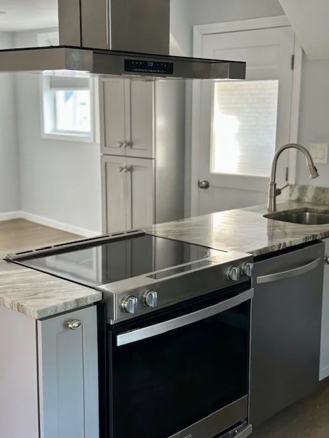 2 bed, 1 bath apartment for rent at 252 Eastern Ave Unit 3, Lynn — photo 3 of 21