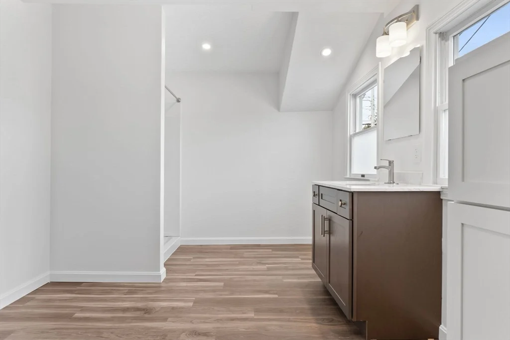 2 bed, 1 bath apartment for rent at 252 Elliott St Unit 2, Beverly — photo 11 of 19