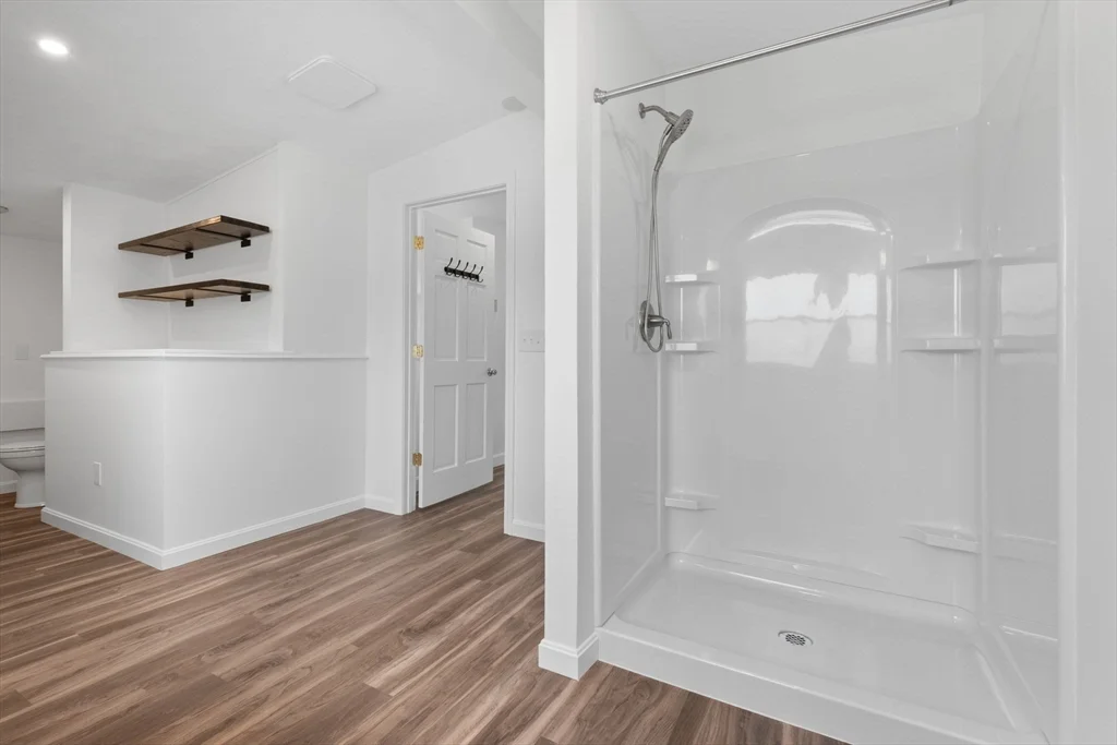 2 bed, 1 bath apartment for rent at 252 Elliott St Unit 2, Beverly — photo 13 of 19