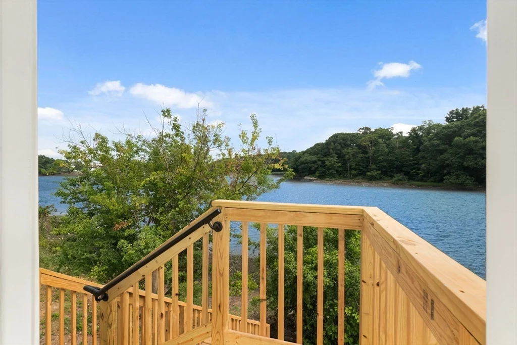 2 bed, 1 bath apartment for rent at 252 Elliott St Unit 2, Beverly — photo 15 of 19