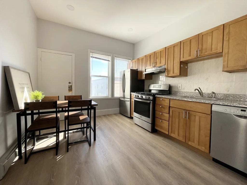 3 bed, 2 bath apartment for rent at 252 Elm St Unit 3, Cambridge — photo 13 of 16