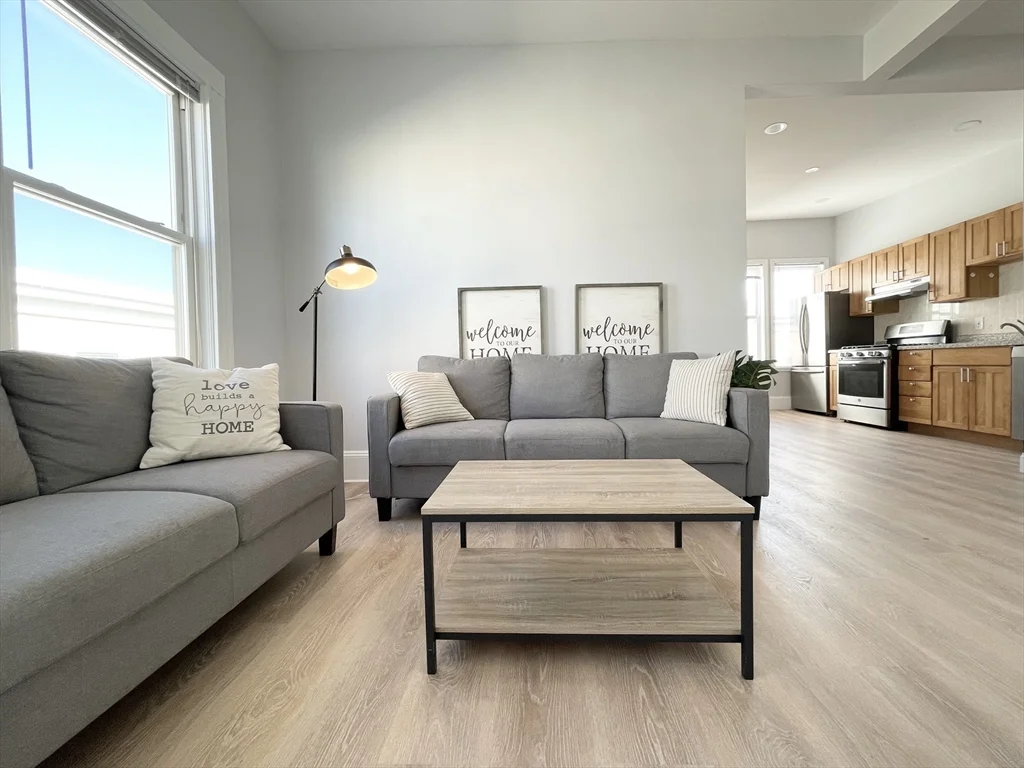 3 bed, 2 bath apartment for rent at 252 Elm St Unit 3, Cambridge — photo 3 of 16