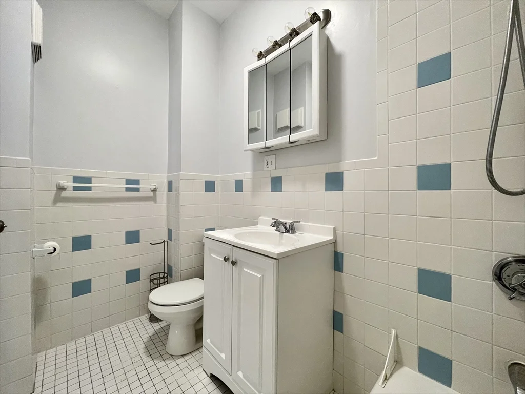 3 bed, 2 bath apartment for rent at 252 Elm St Unit 3, Cambridge — photo 8 of 16