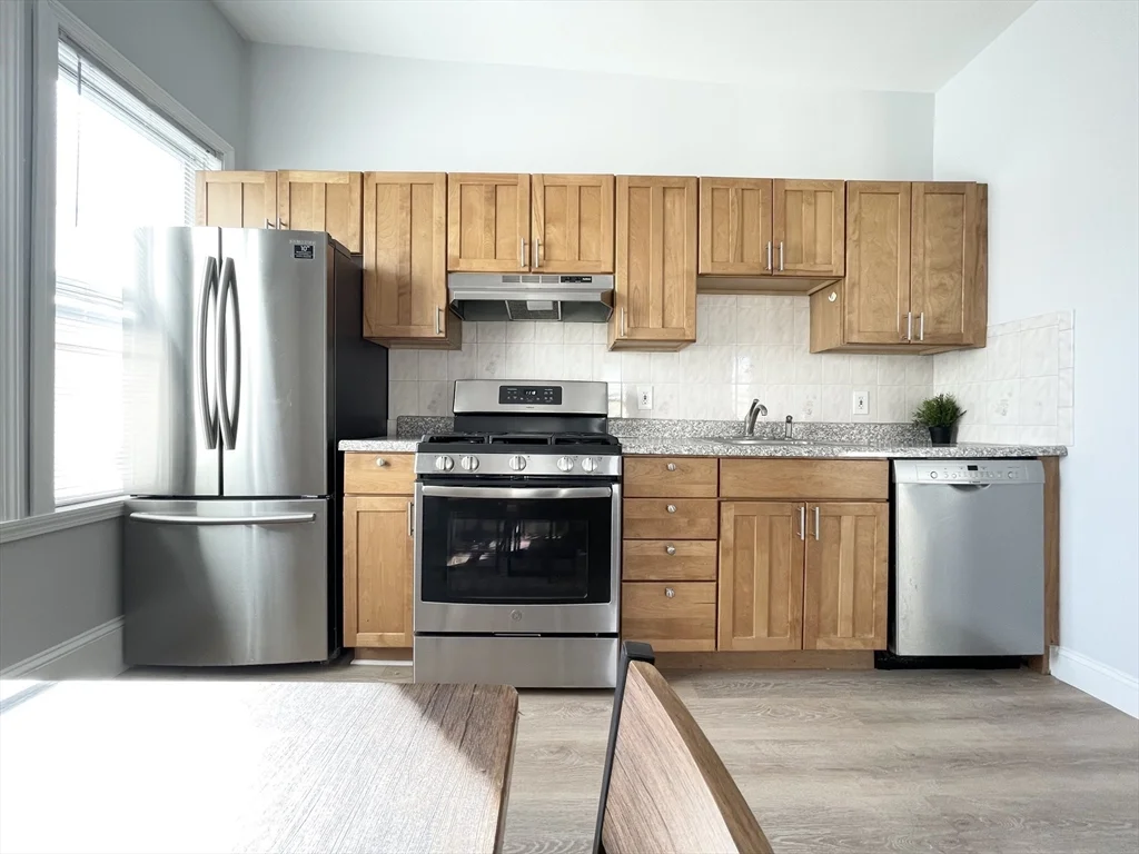 3 bed, 2 bath apartment for rent at 252 Elm St Unit 3, Cambridge — photo 14 of 16