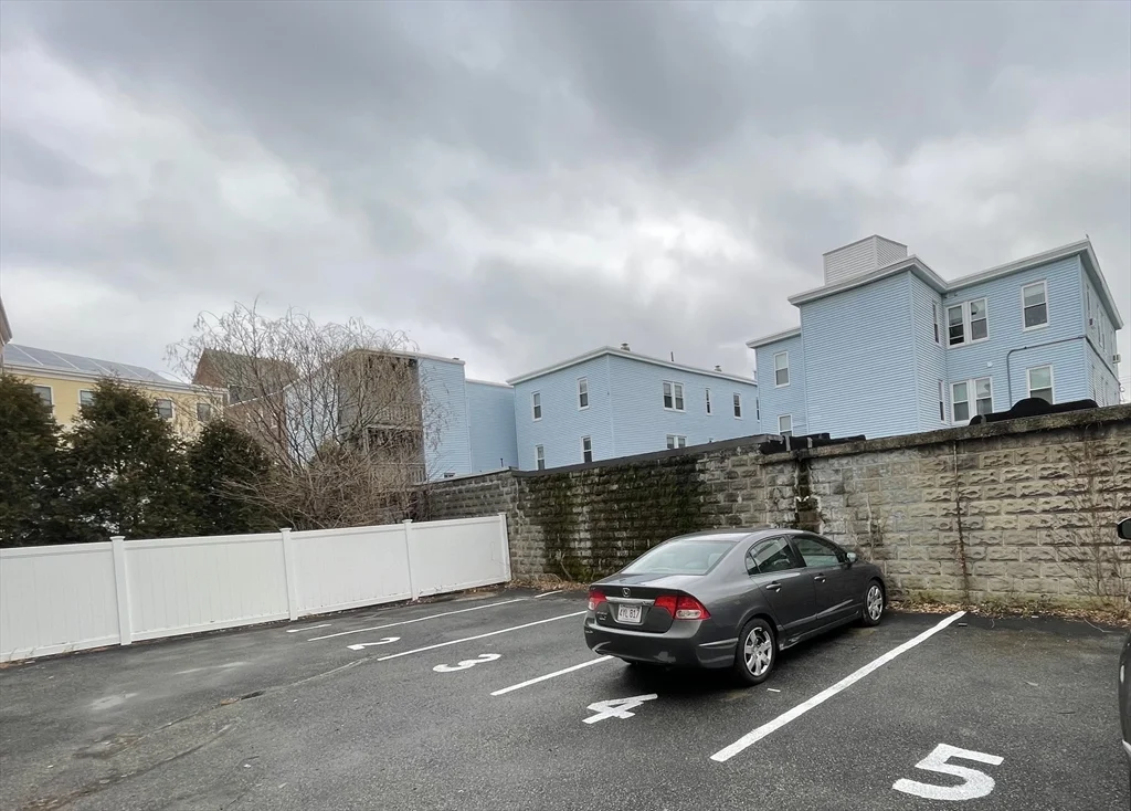3 bed, 2 bath apartment for rent at 252 Elm St Unit 3, Cambridge — photo 16 of 16
